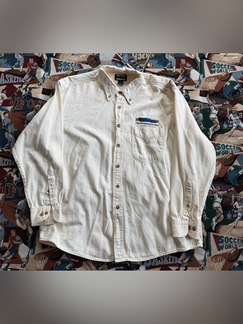Vintage 90s Men’s Three Rivers 2000 Team Nationwide Race Car Cream Button Up Shi